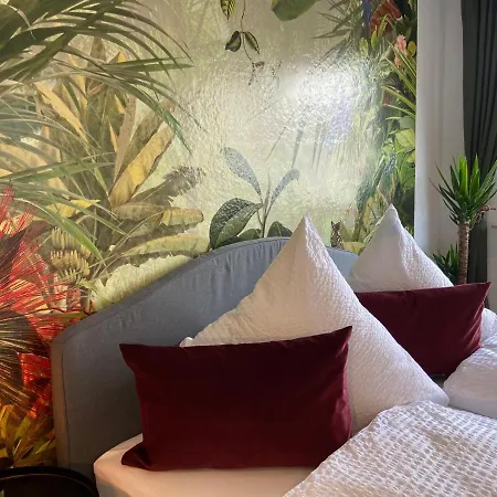 Apartment Urban Jungle In + Netflix