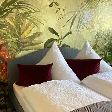Urban Jungle In + Netflix Kassel