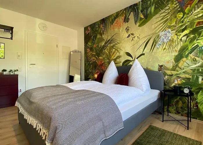 Urban Jungle In + Netflix *