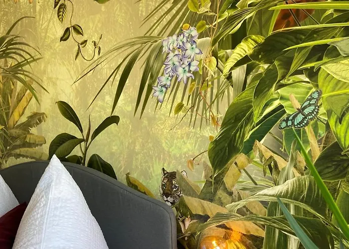 Urban Jungle In + Netflix